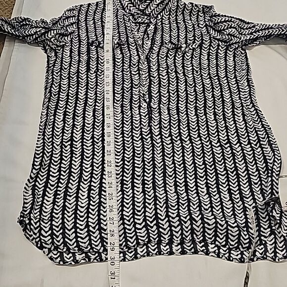J. Crew button-down shirt size small. - Picture 6 of 8
